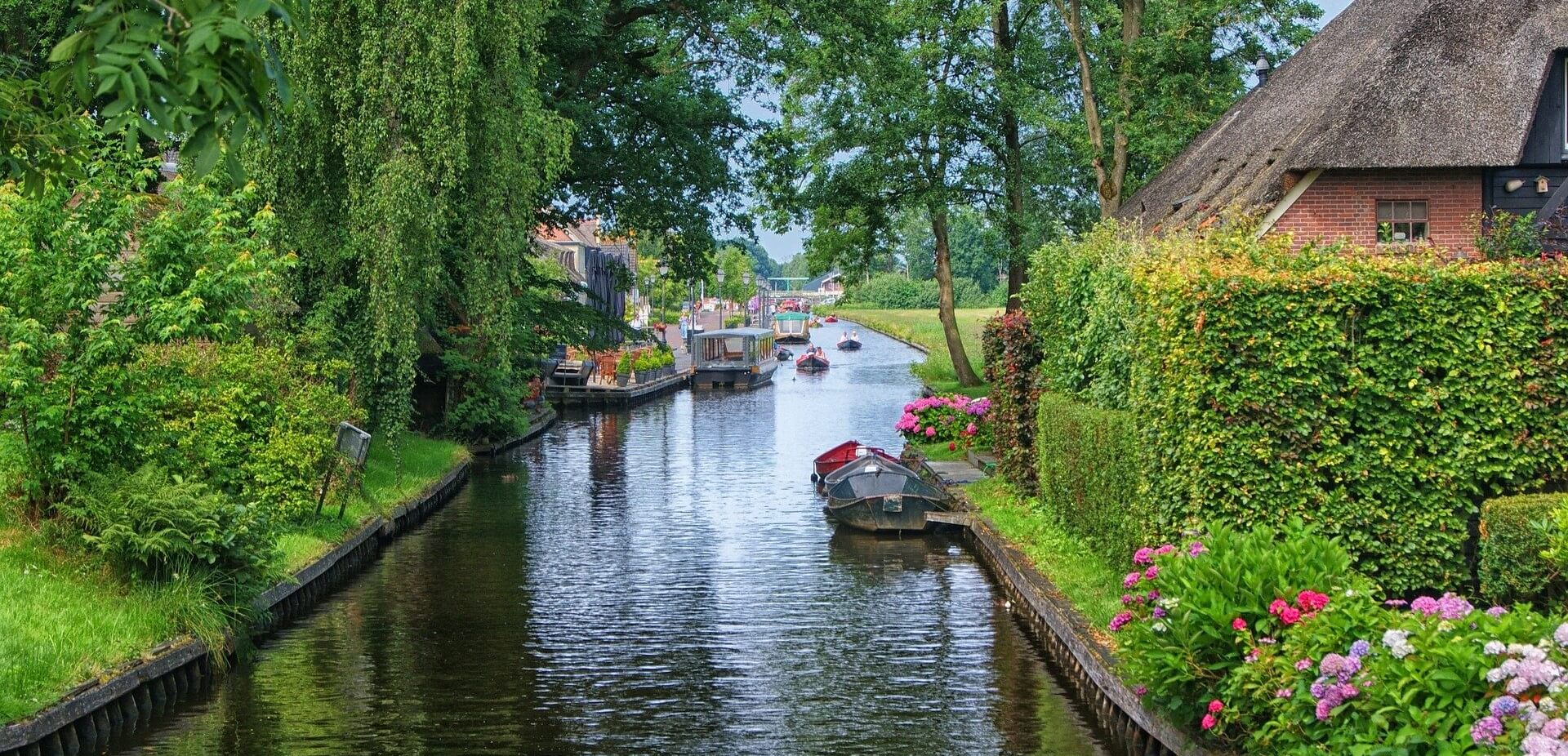 boats canal